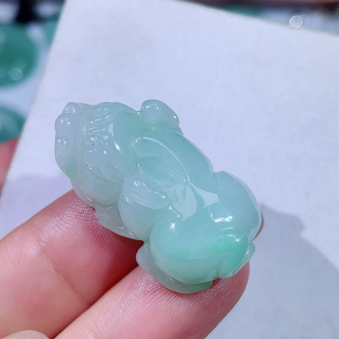 颈饰未镶嵌翡翠貔貅