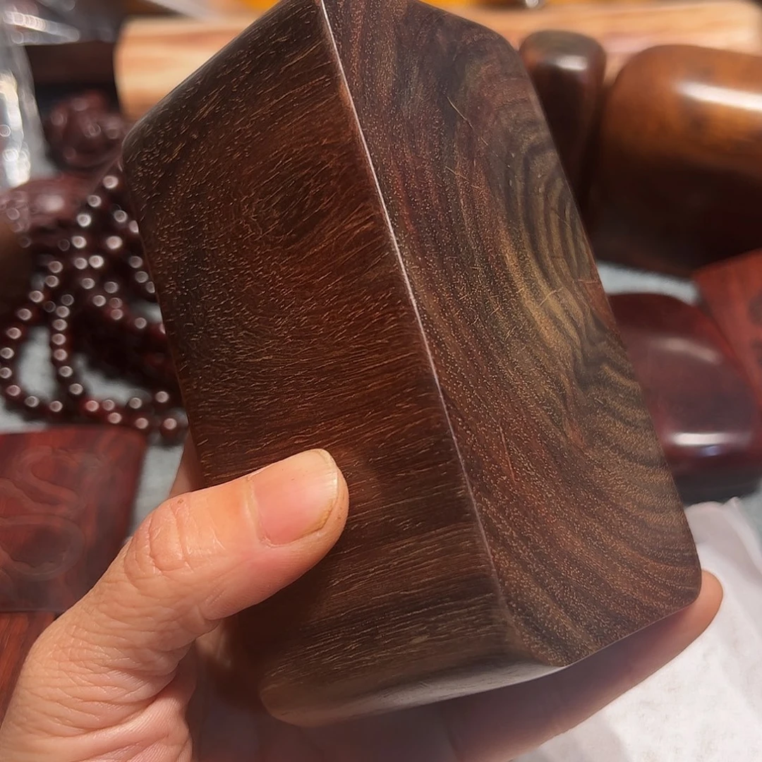 交趾黄檀（大红酸枝）m**s