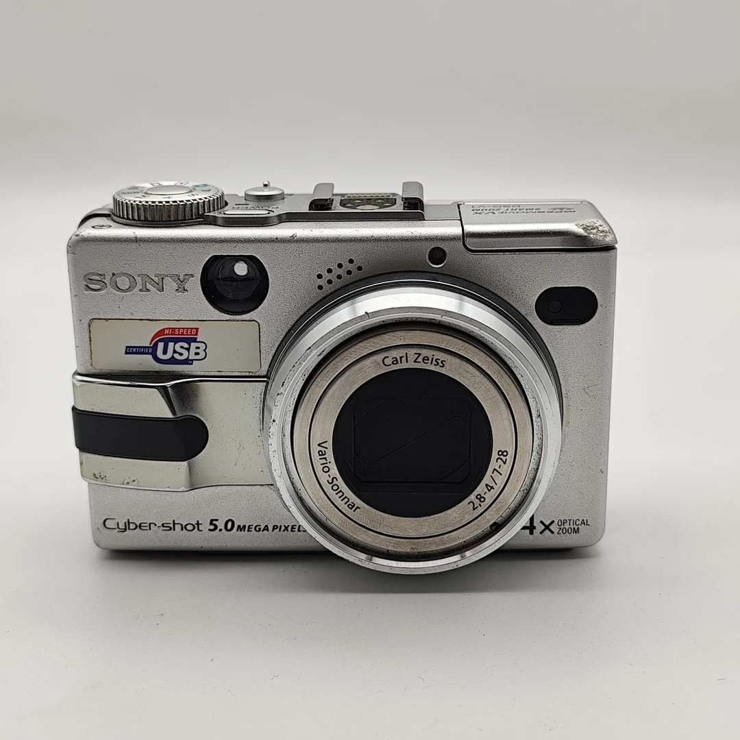 9新 Sony/索尼 索尼ccd 索尼v1 银色 500w画质 超酷外观