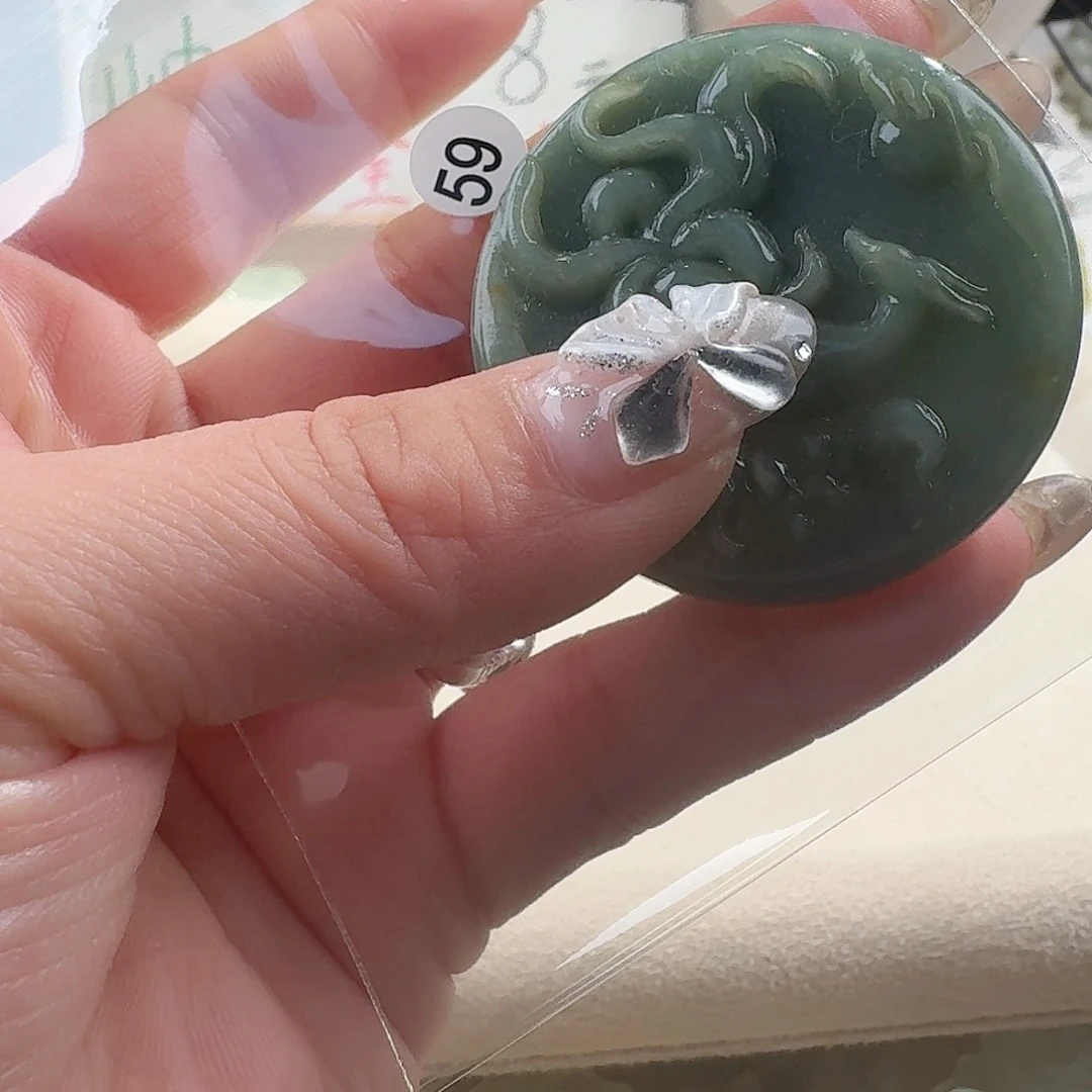 蛇纹石玉颈饰合金精美礼品