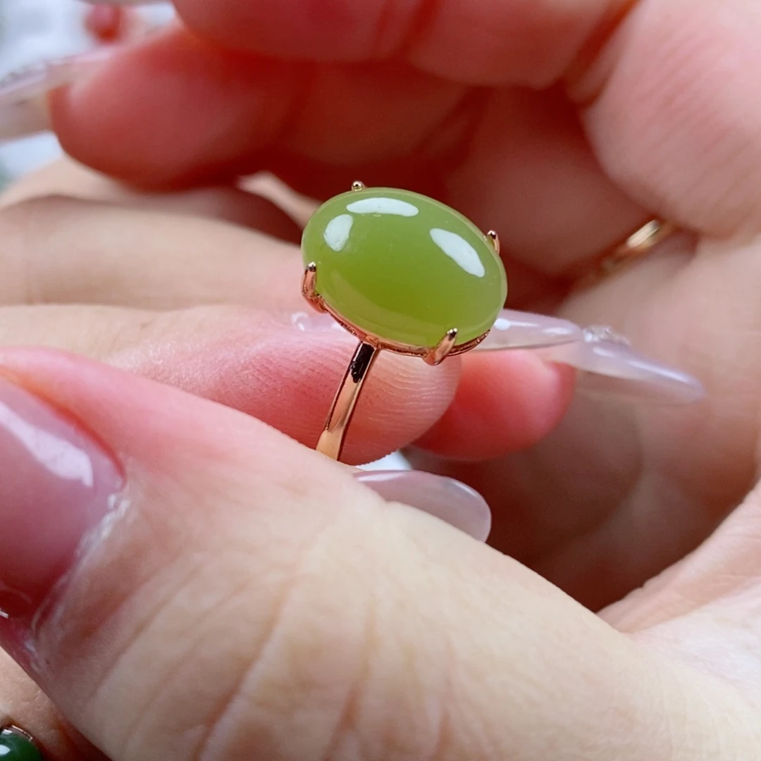 未镶嵌戒指和田玉