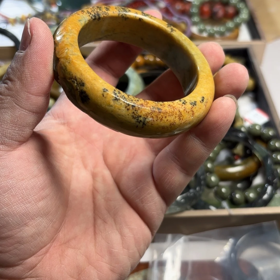 岫岩河磨玉（透闪石质玉）颈饰未镶嵌人***瘦