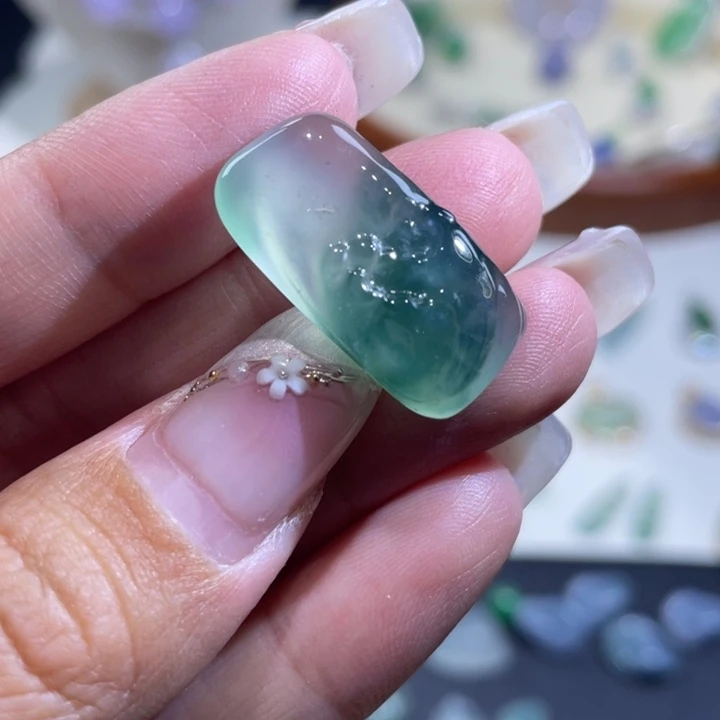 颈饰未镶嵌翡翠牌子