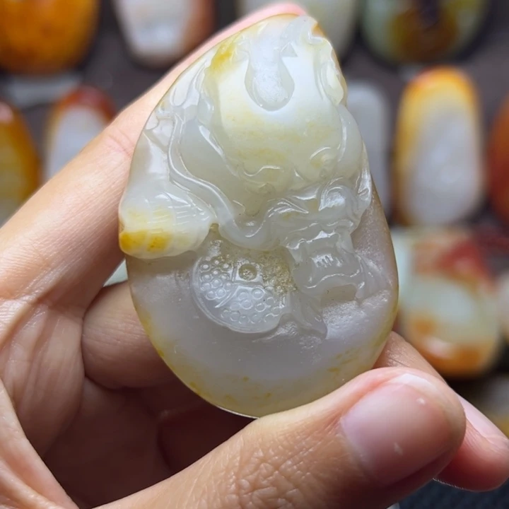 和田玉未镶嵌颈饰