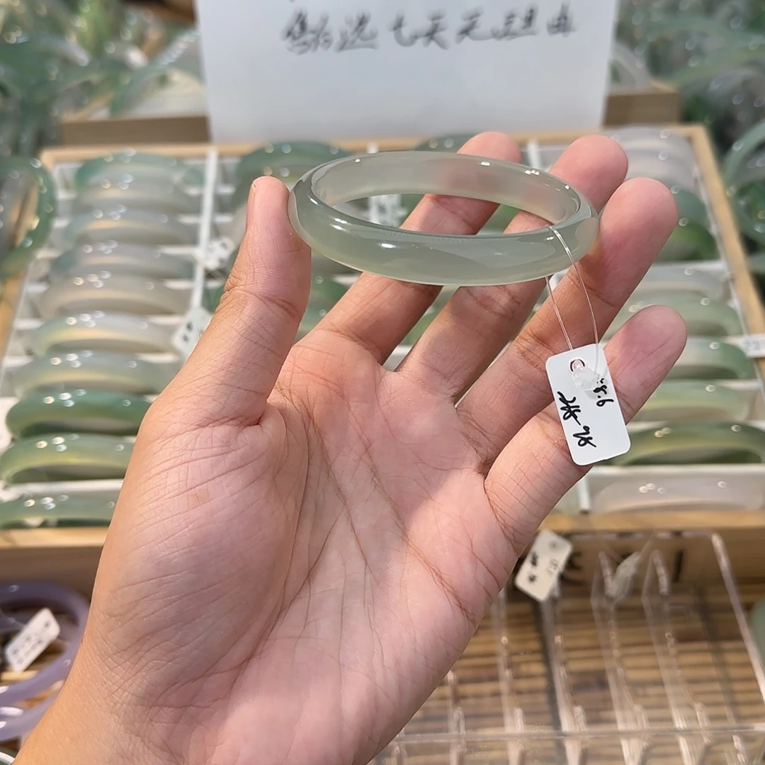 玛瑙/玉髓未镶嵌手镯圈口58.6