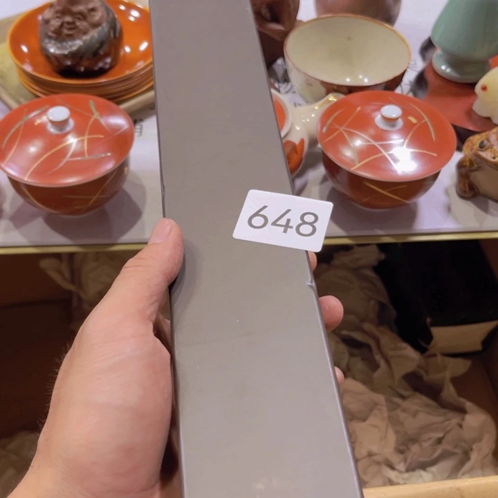 ²***行盖碗瓷器的造型也非常精致