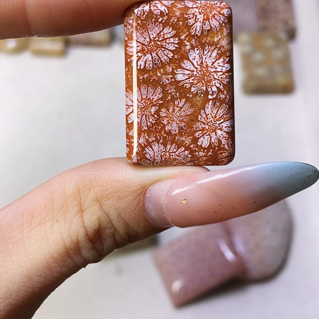 合金颈饰硅化玉鲤*