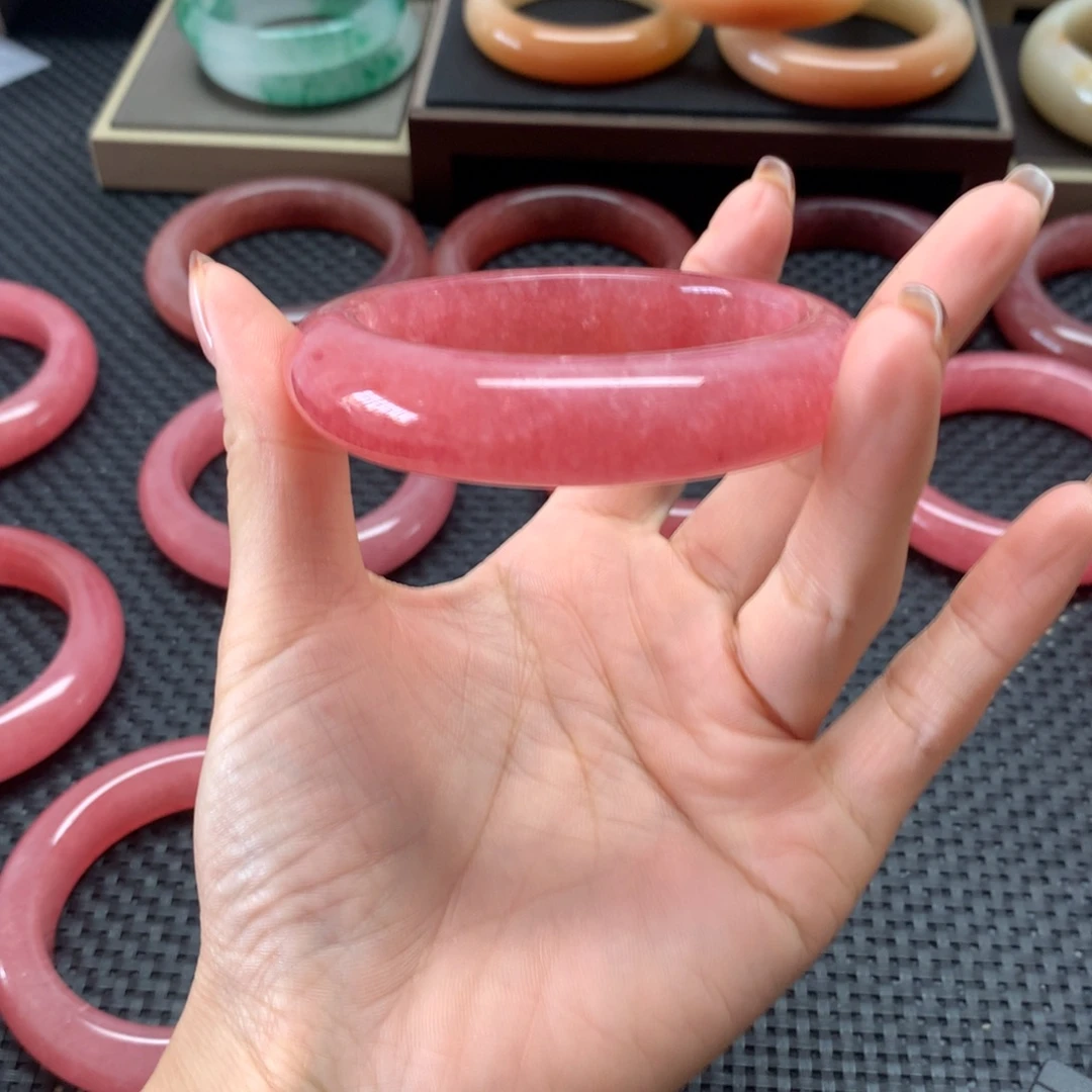 未镶嵌手镯石英岩玉