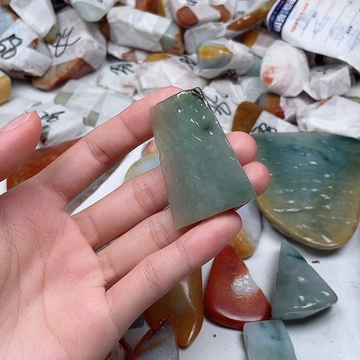 宁***佬翡翠未镶嵌颈饰翡翠