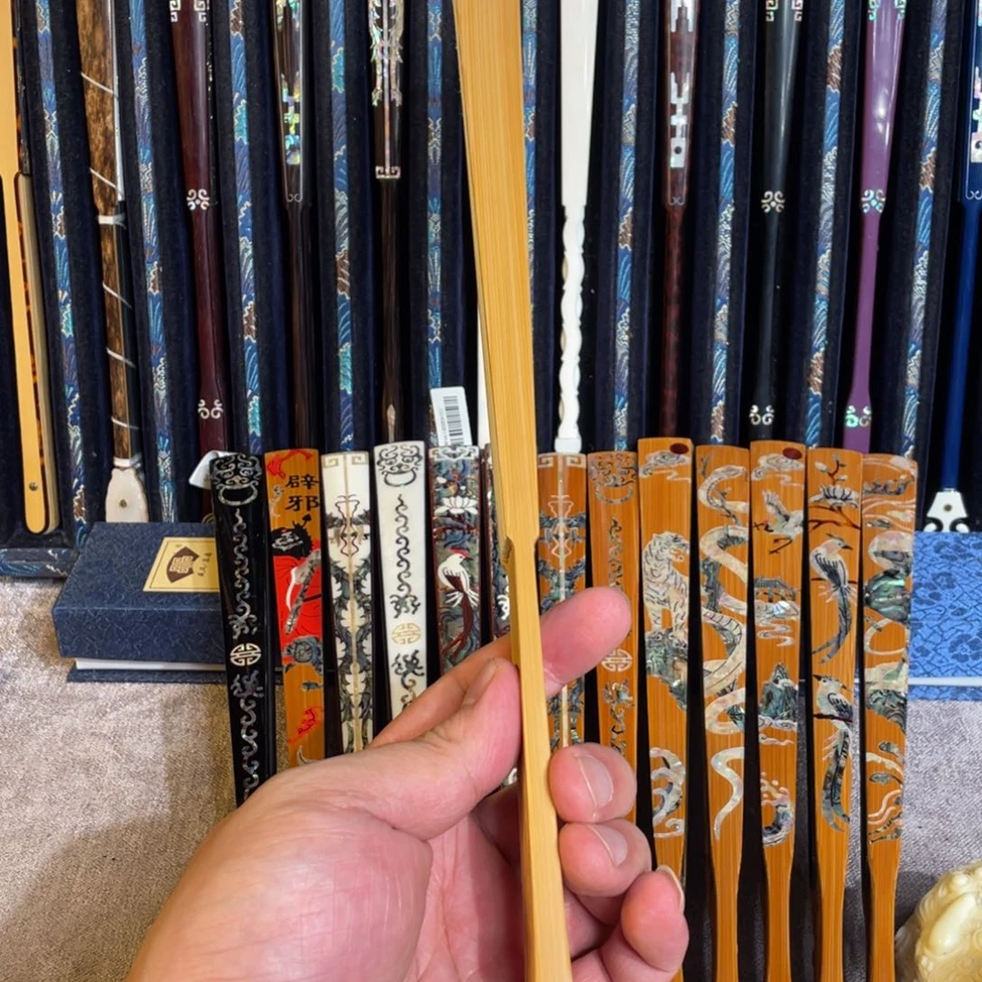 扇子手工制作工艺精湛