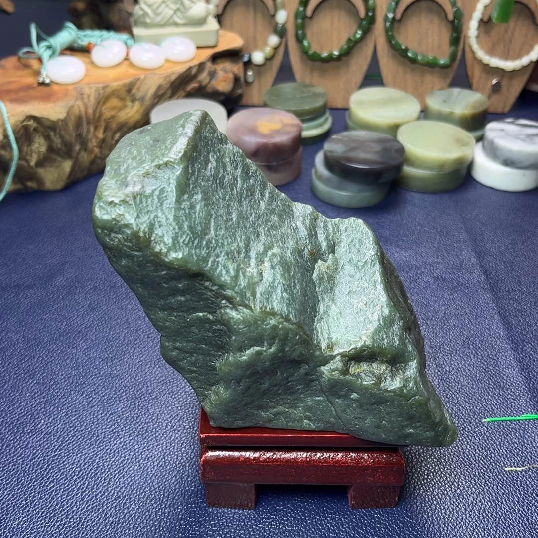 和田玉未镶嵌珠宝奇石