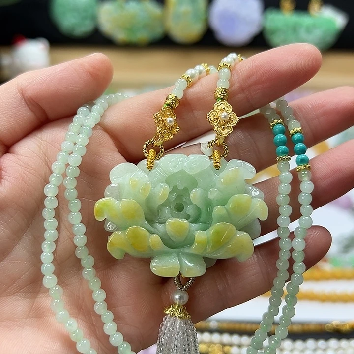 翡翠未镶嵌颈饰吊坠