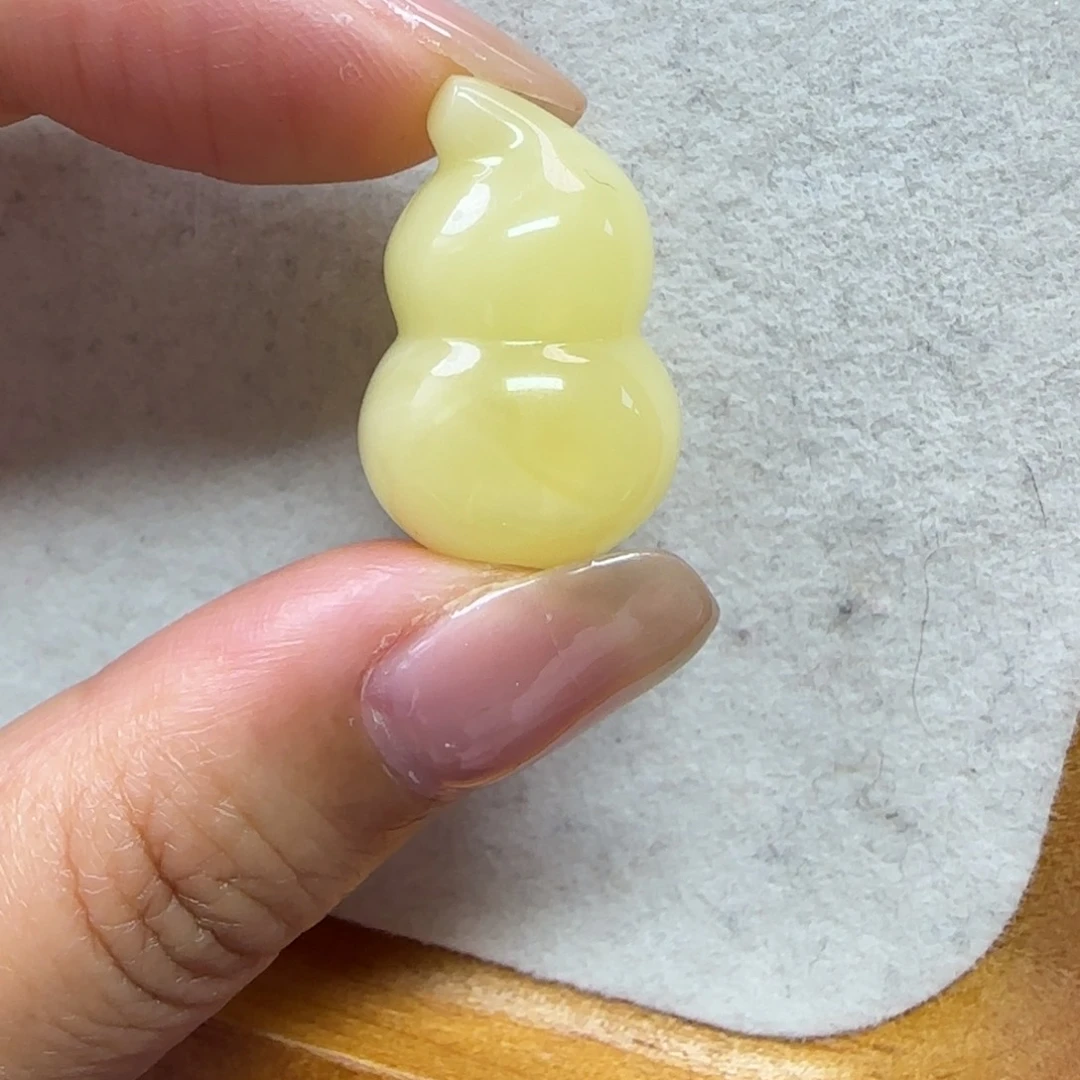 未镶嵌琥珀裸石未