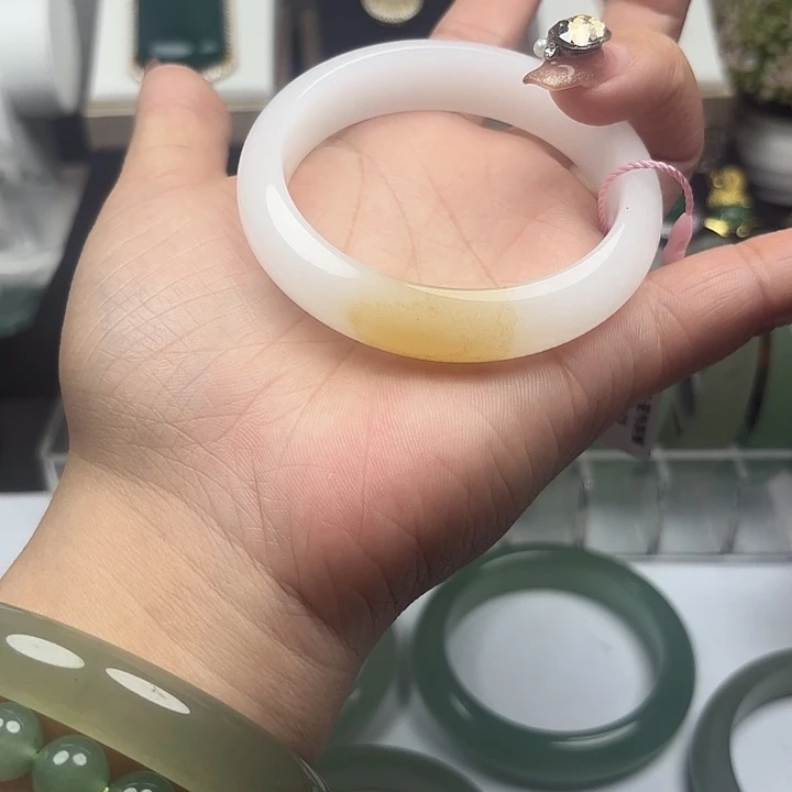 东陵石未镶嵌手镯