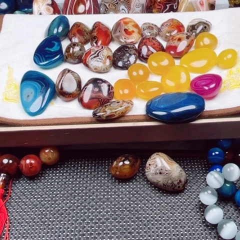 玛瑙/玉髓耳饰未镶嵌清**月