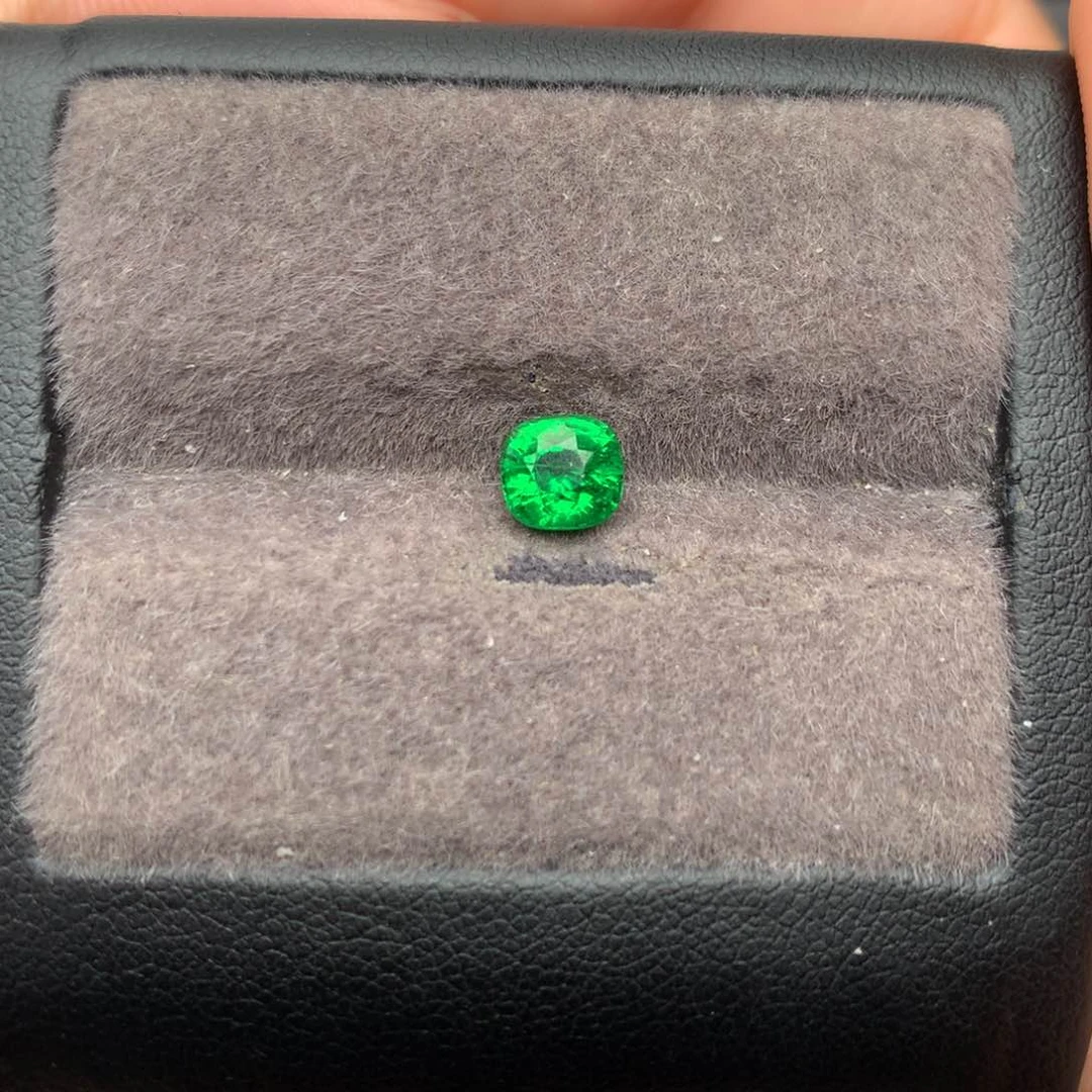 未镶嵌裸石石榴石（沙弗莱）1.255ct