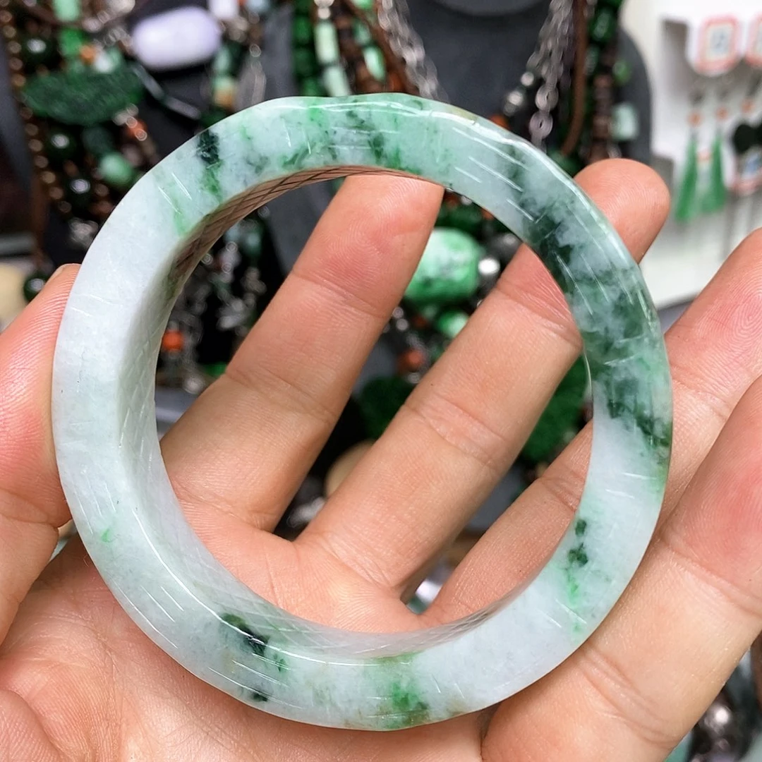 未镶嵌手镯翡翠嘟**嘟漂亮美眉