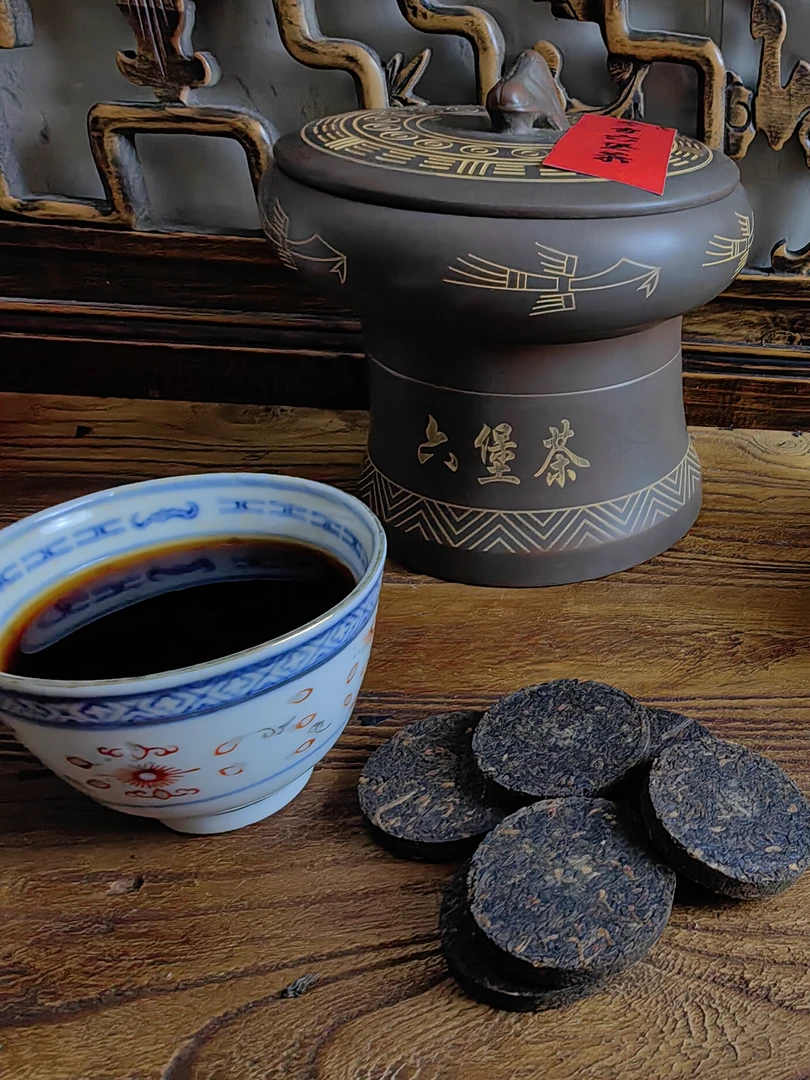 90年代六堡茶小圆饼