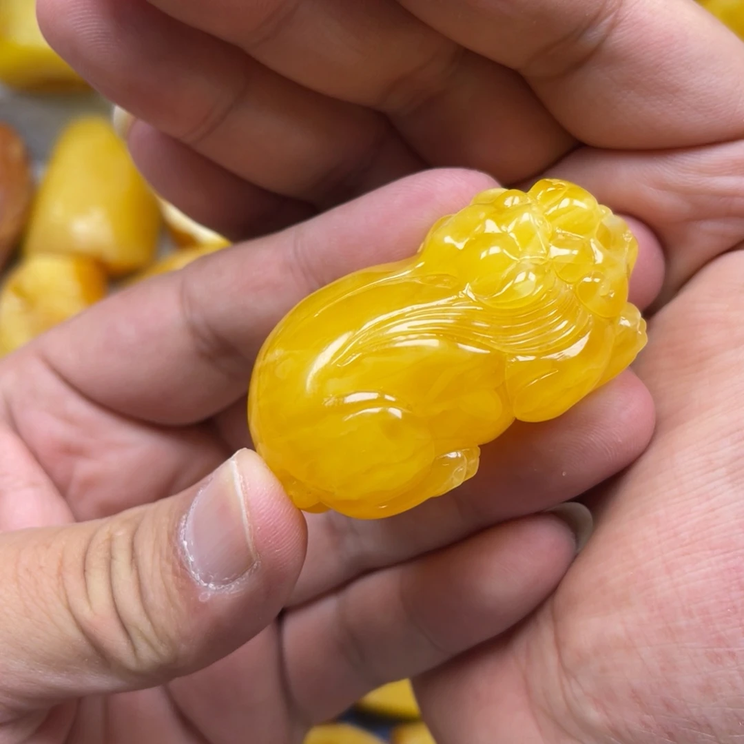 蜜蜡裸石未镶嵌我****！貔貅