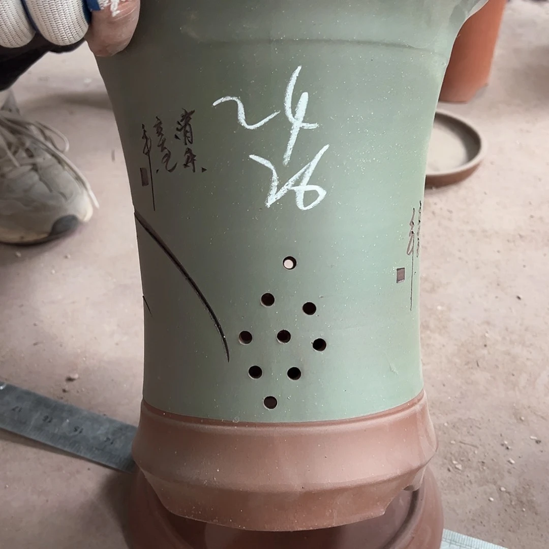 紫砂花盆带底座紫砂花盆