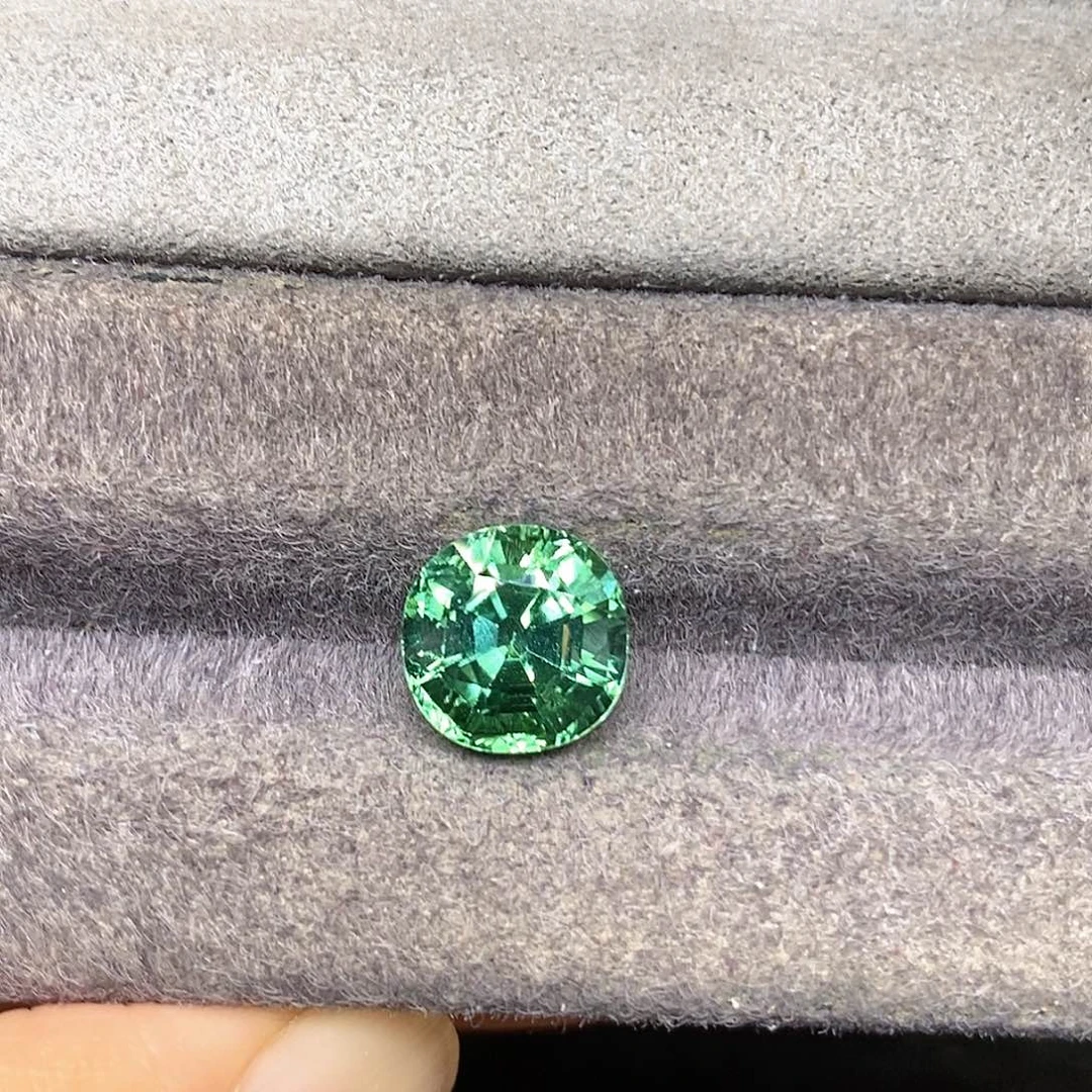 碧玺4.62克拉天然全净满火彩薄荷绿碧玺未镶嵌