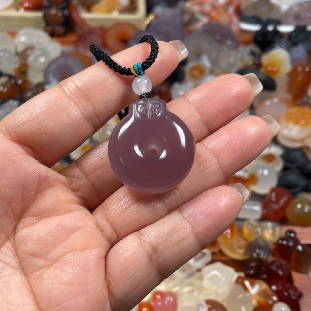 玛瑙/玉髓颈饰未镶嵌南**路