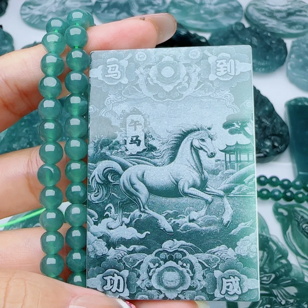 翡翠未镶嵌颈饰多样性发货天然的A货翡翠
