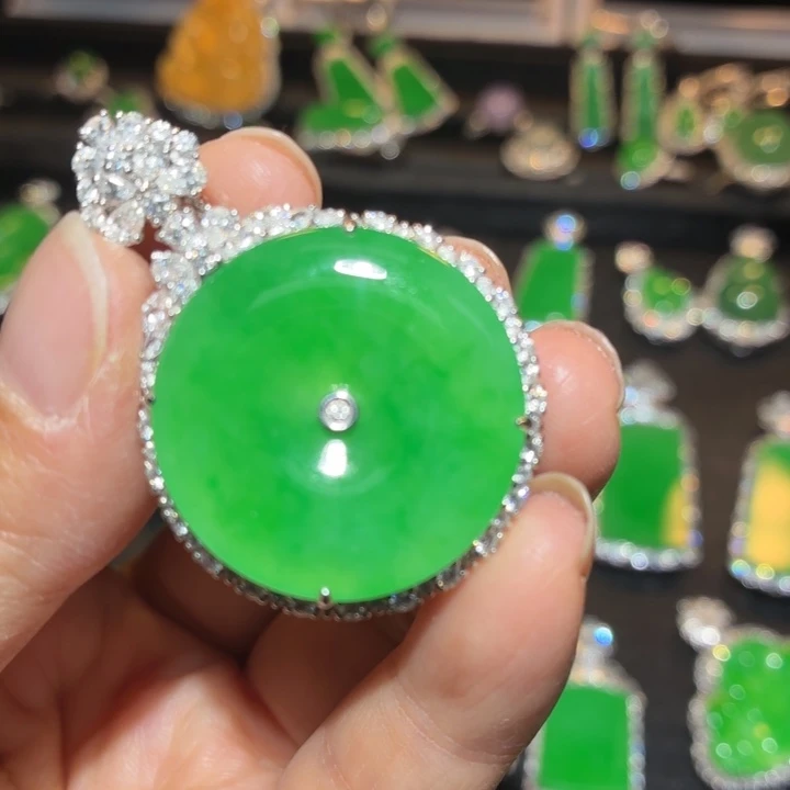 翡翠18K金镶嵌吊坠(不含链)翡翠