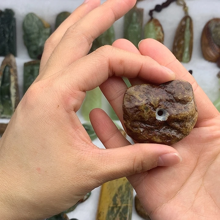 岫岩河磨玉（透闪石质玉）未镶嵌挂件