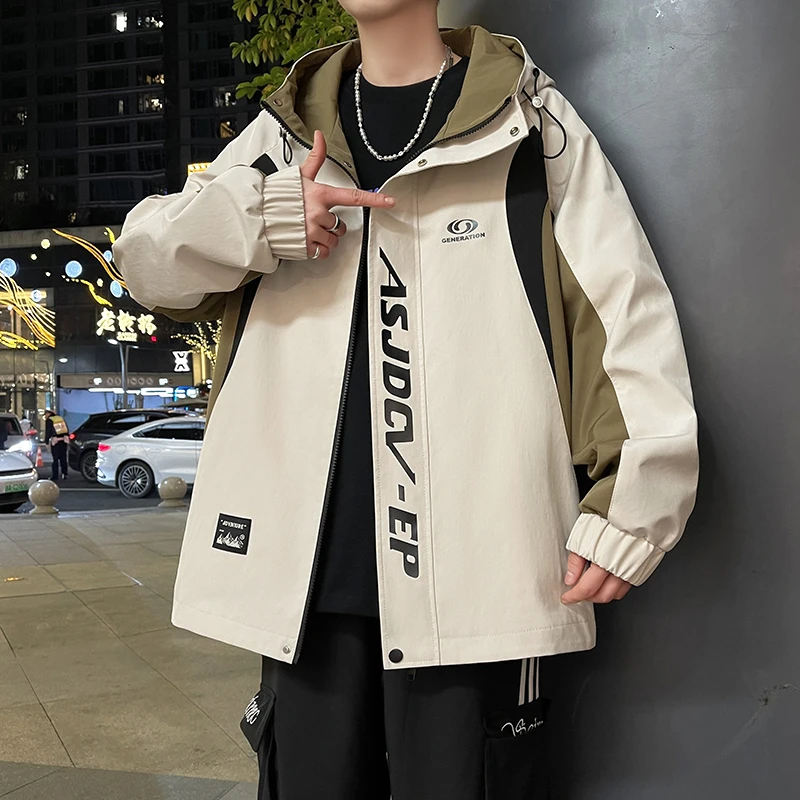 男生外套新款春秋季青少年中学生运动潮流夹克连帽休闲宽松冲锋衣