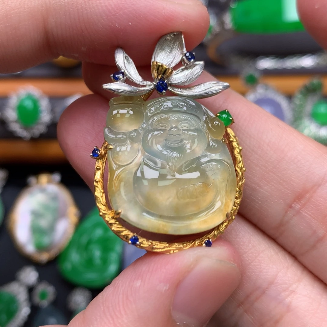 翡翠18K金镶嵌颈饰