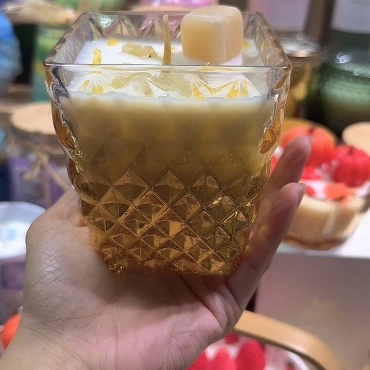 来***机玻璃香薰蜡烛定制