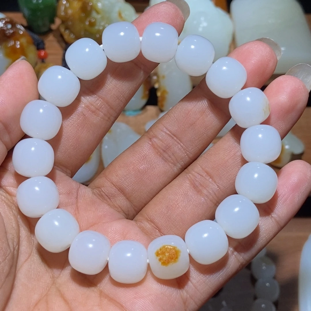 海***大和田玉未镶嵌颈饰