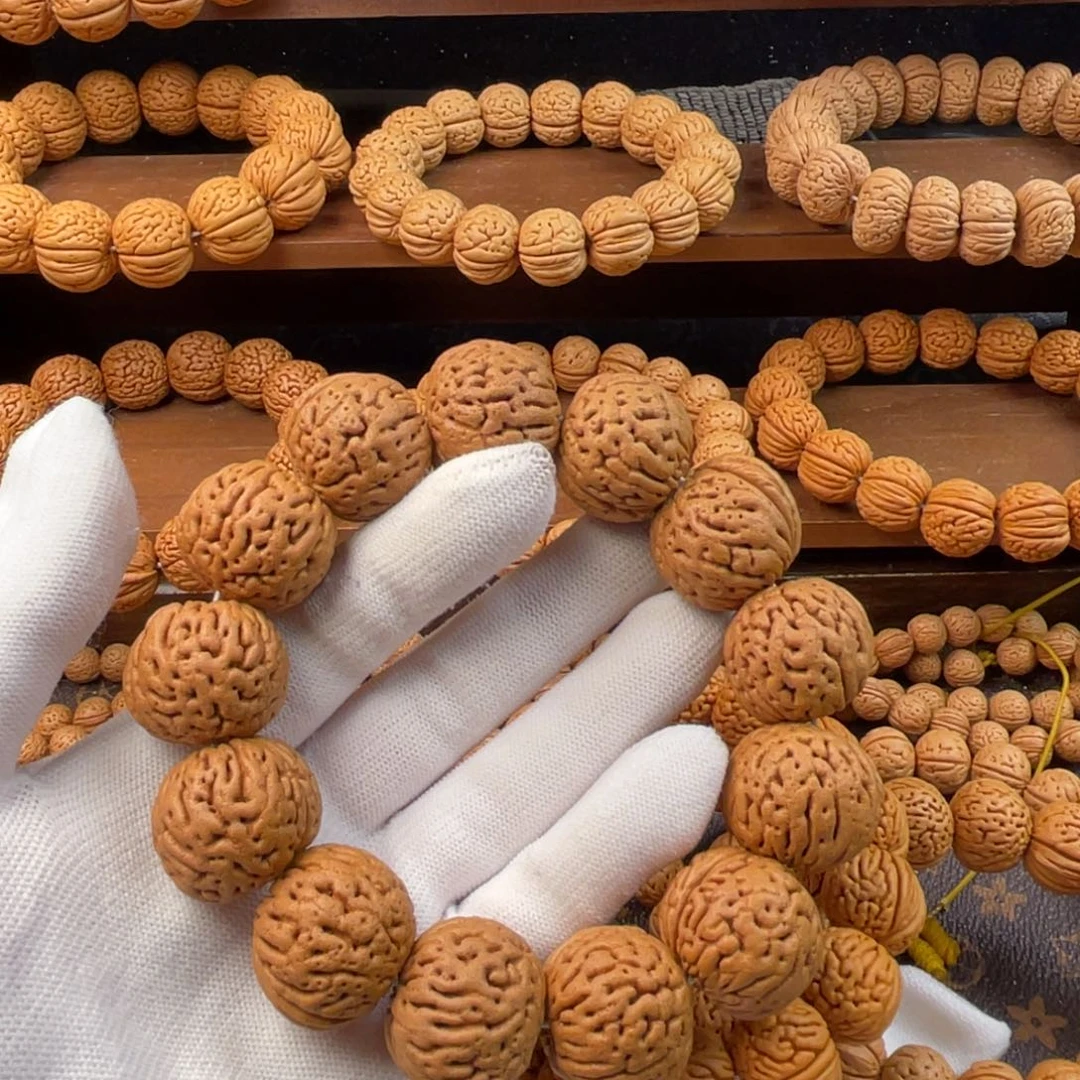 柔***、桃核吊坠火山纹精品