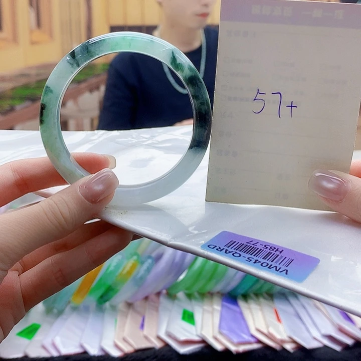 翡翠手镯未镶嵌Hhh