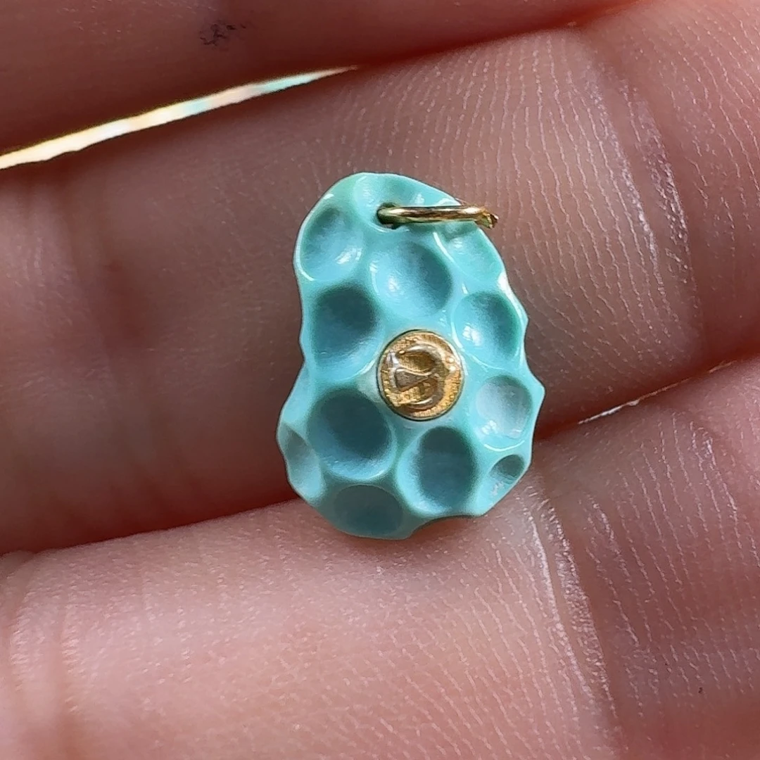 绿松石未镶嵌颈饰