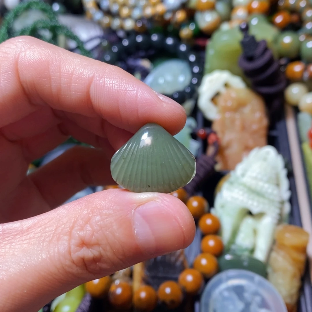 岫岩老玉（透闪石质玉）未镶嵌颈饰