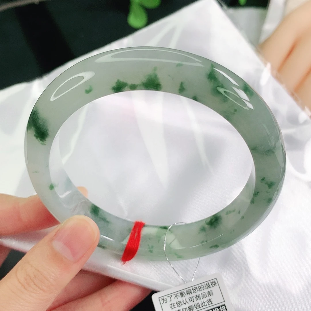 翡翠手镯未镶嵌62圈