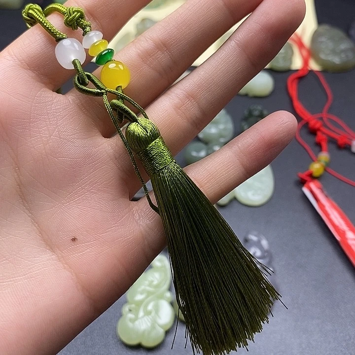 颈饰未镶嵌和田玉?*