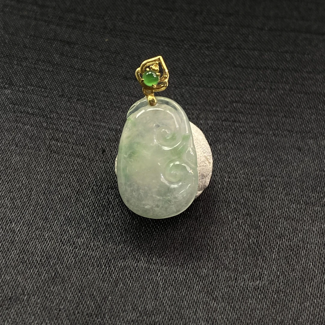 4天然缅甸翡翠A货18k金扣冰飘花如意 /800269/上海嘉禾拍卖