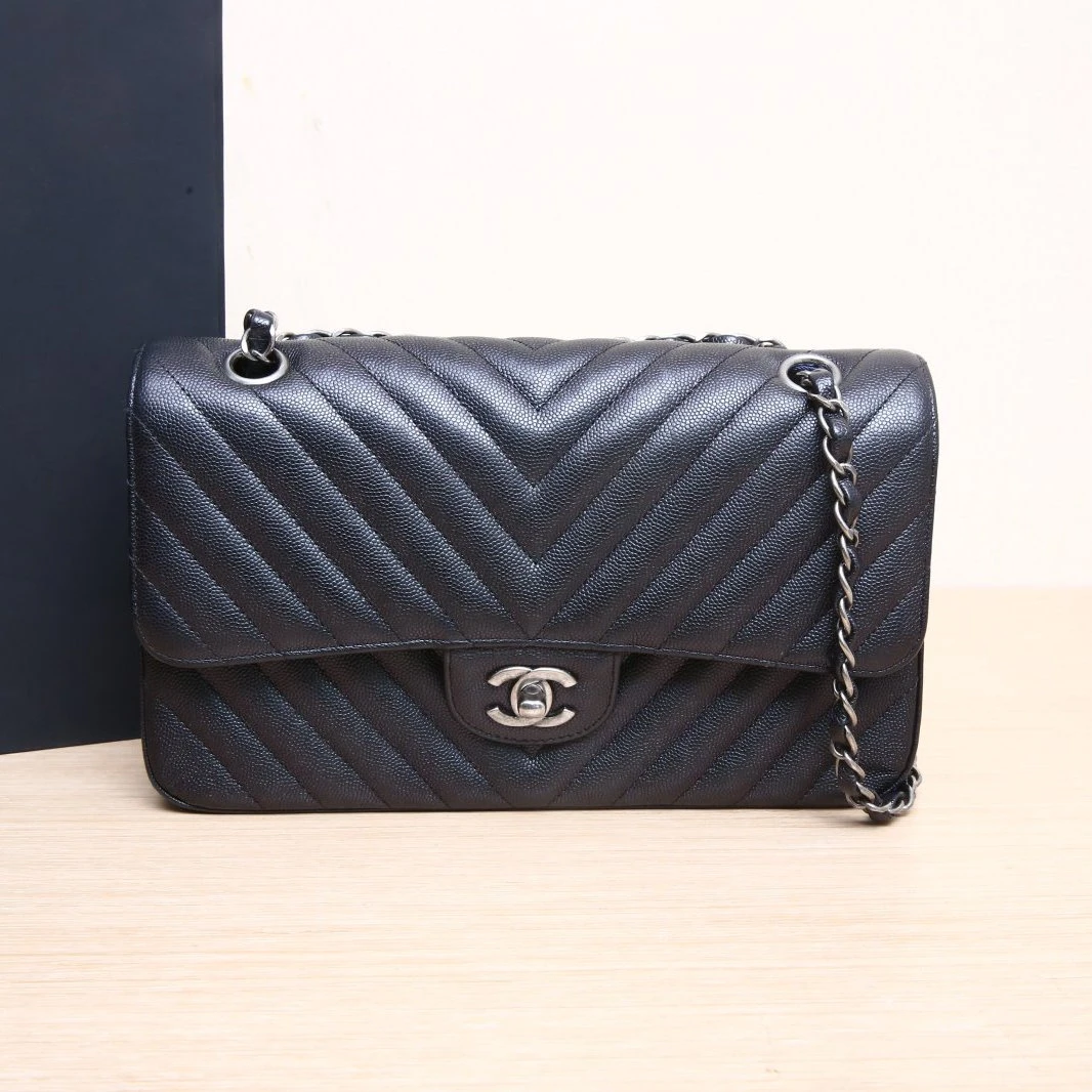 95新 Chanel/香奈儿 活动黑黑 CF 口盖包 中号 黑色 荔枝皮 24开