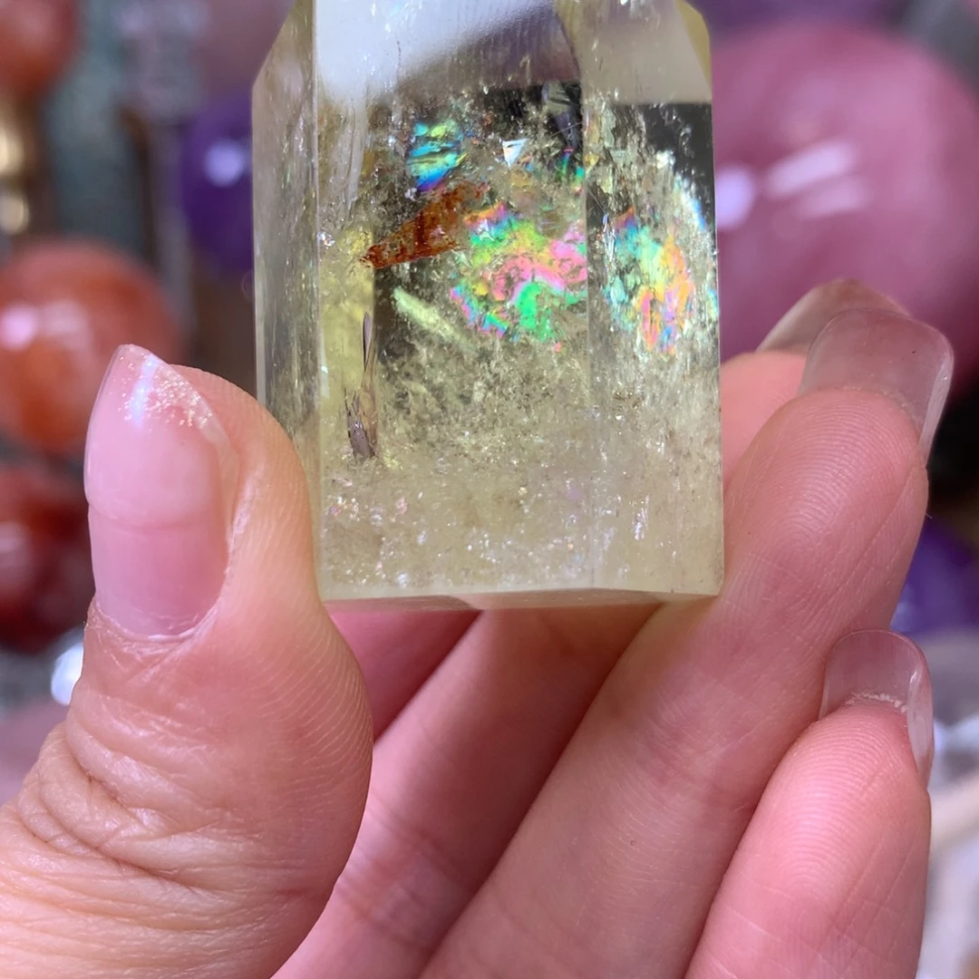 水晶珠宝半成品未镶嵌黄水晶柱子
