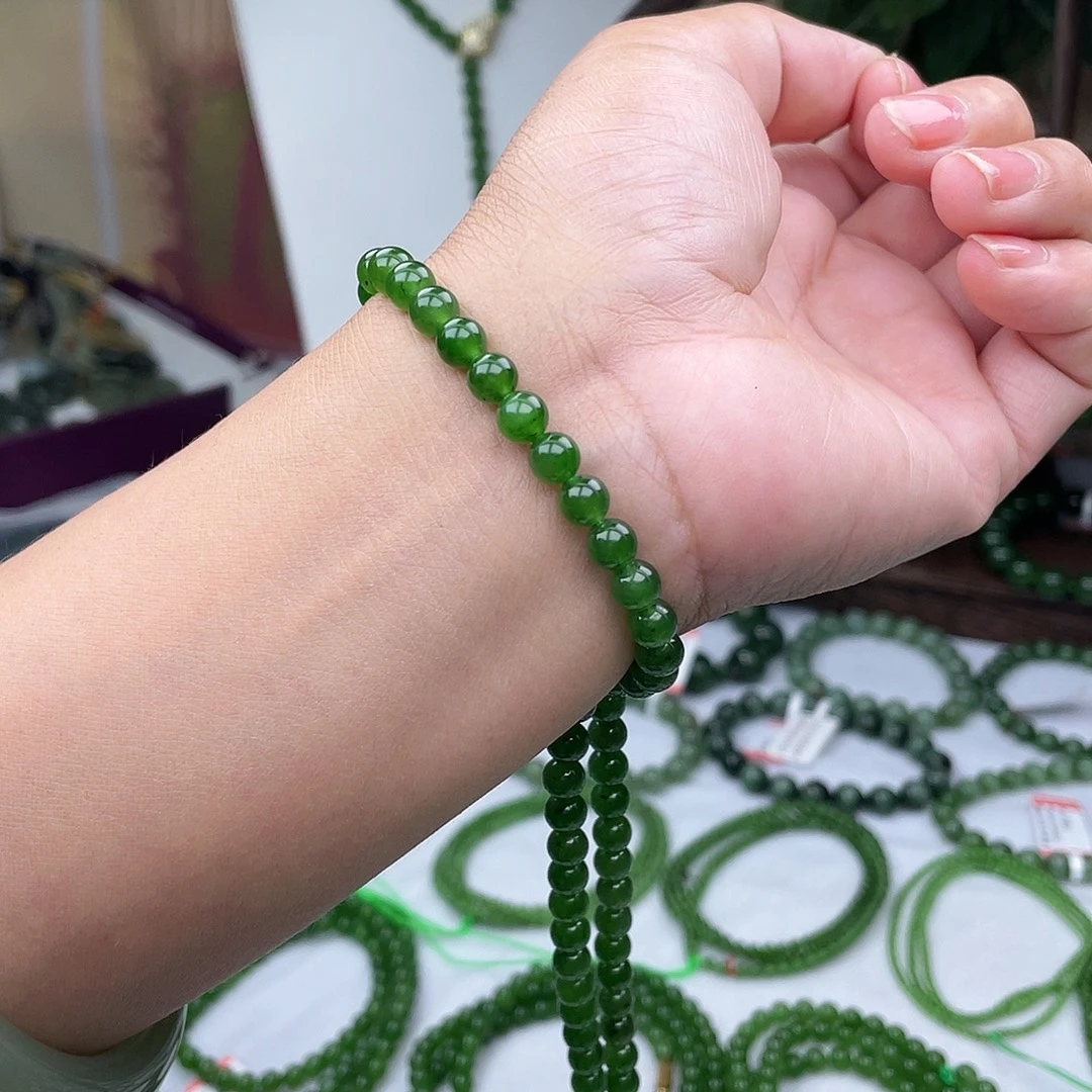 未镶嵌手链和田玉辣阳绿卡6