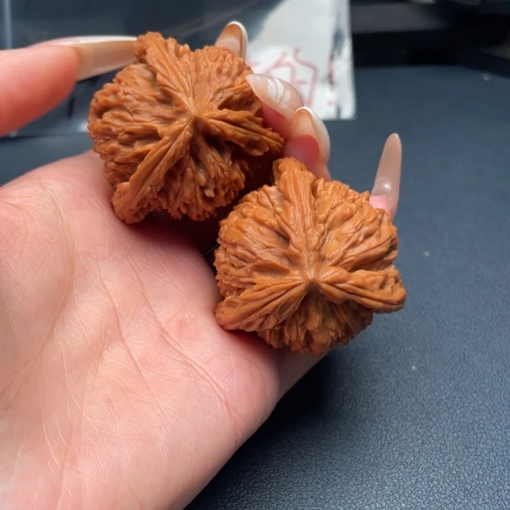 遥***立文玩核桃吊坠白狮子