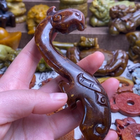 蛇纹石玉未镶嵌颈饰