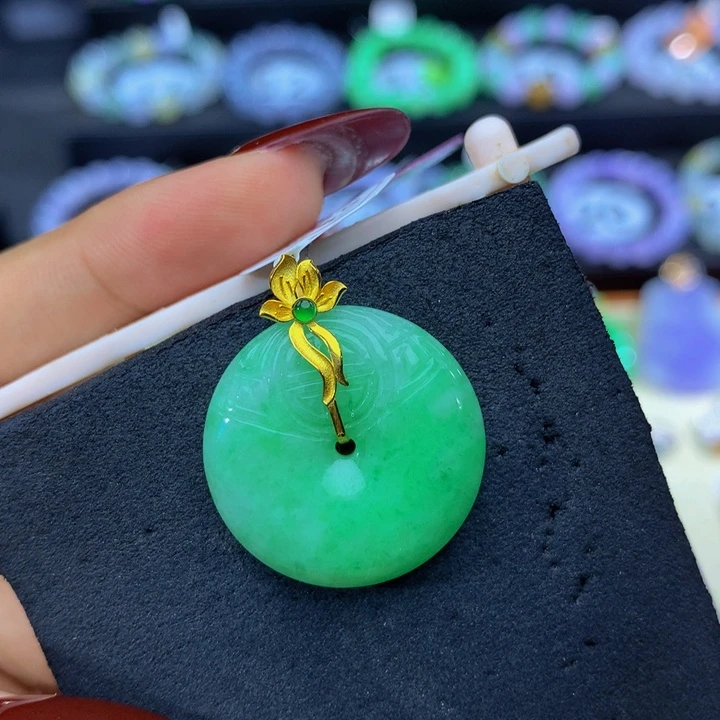 翡翠18K金镶嵌手链翡翠