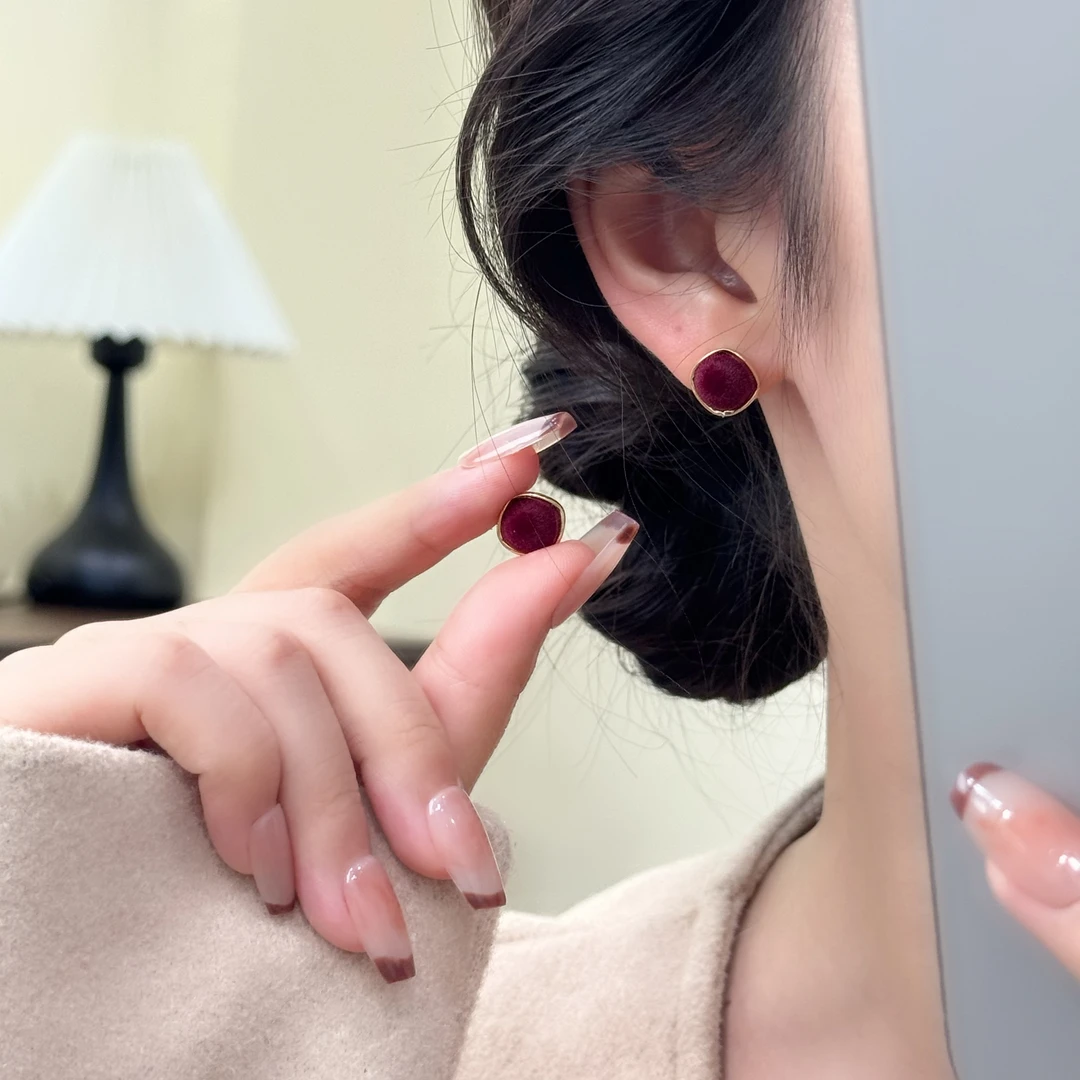 “双11好物” 经典复古百搭红色耳钉法式小众简约耳环E1886