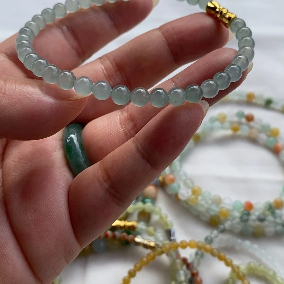 定制翡翠未镶嵌冰蓝手串