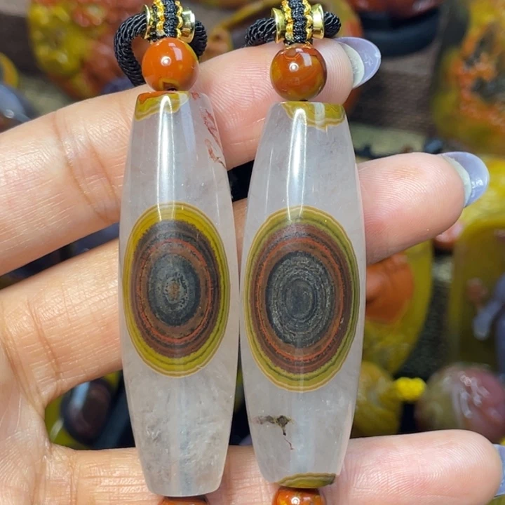 玛瑙/玉髓未镶嵌珠宝奇石收藏经典段天眼天珠18,000米