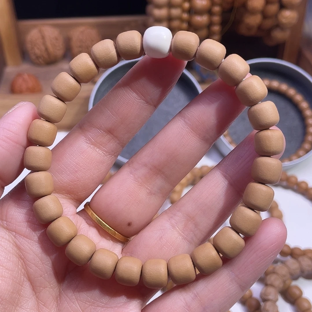 三***巴猴头核桃吊坠道珠朦胧8.7mm全品